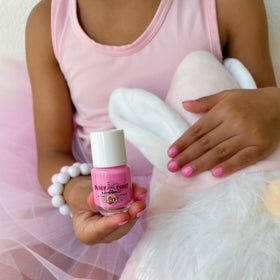Piggy Paint at a kids party lifestyle scene illustrating safe, fun group use