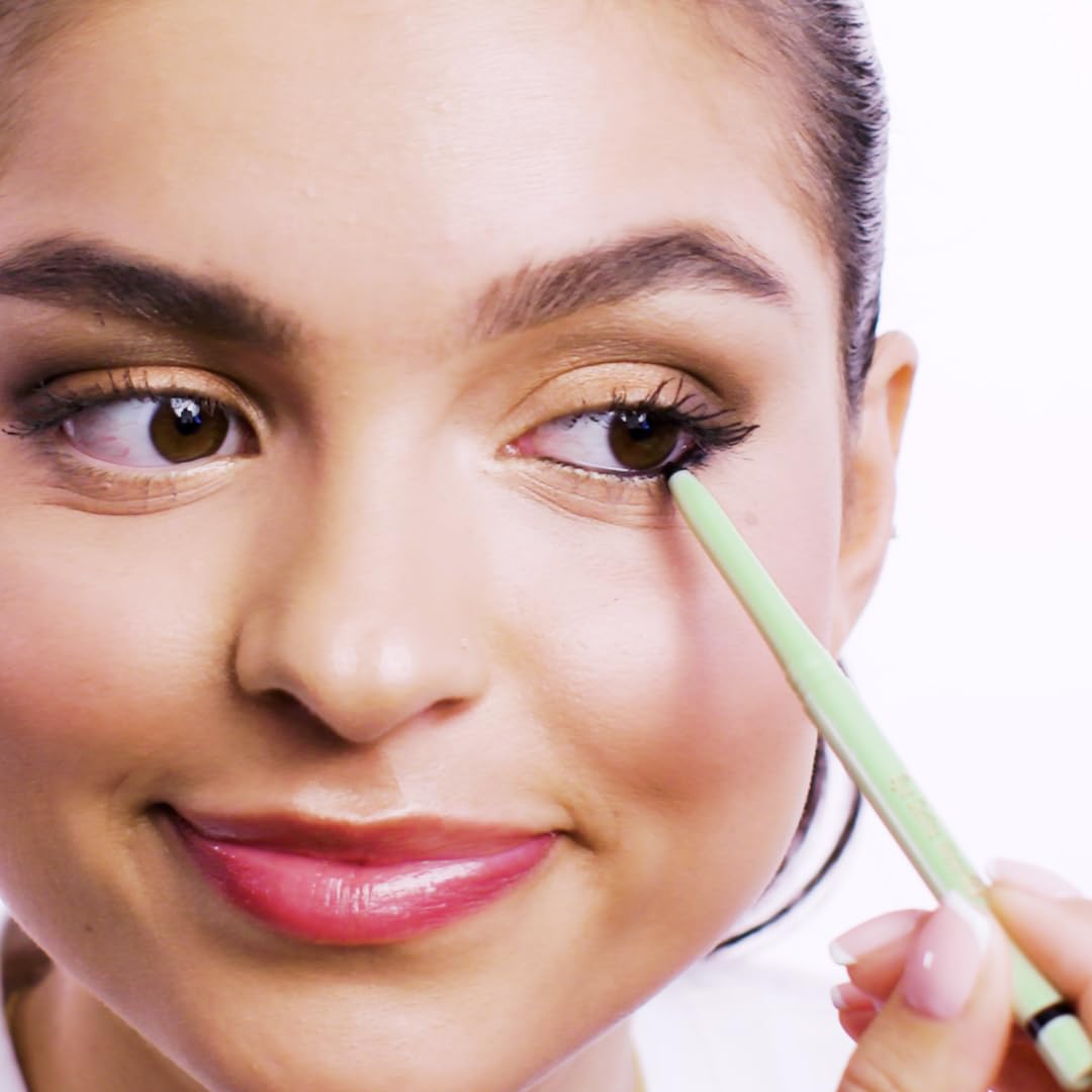 Pixi in use on inner rim demonstrating gentle waterline application comfort