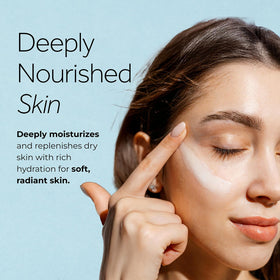 Close-up of POND’S label listing key ingredients for moisture support