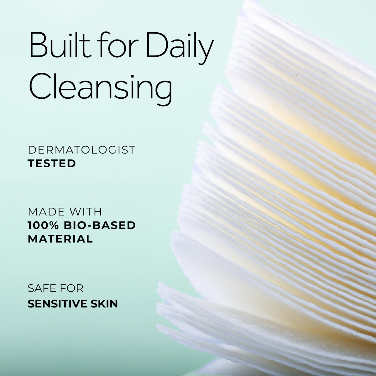 POND’S towel used wet with cleanser demonstrating effective makeup removal