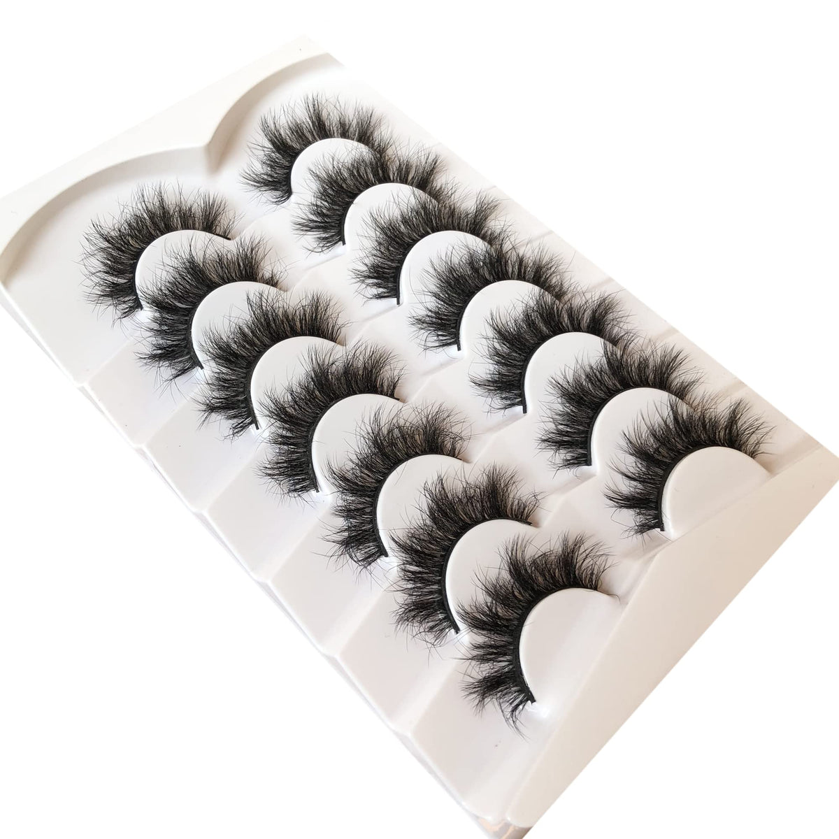 Pooplunch applied on eye demonstrating fluttery volume and lift