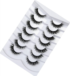 Pooplunch lashes worn with natural makeup for lifted daytime look