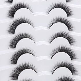 Pooplunch side profile of lash flare showing outer lift