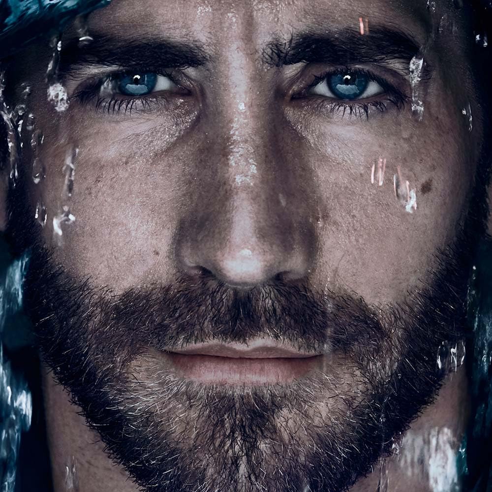 Prada Luna Rossa Ocean spray action capturing mist and effortless application