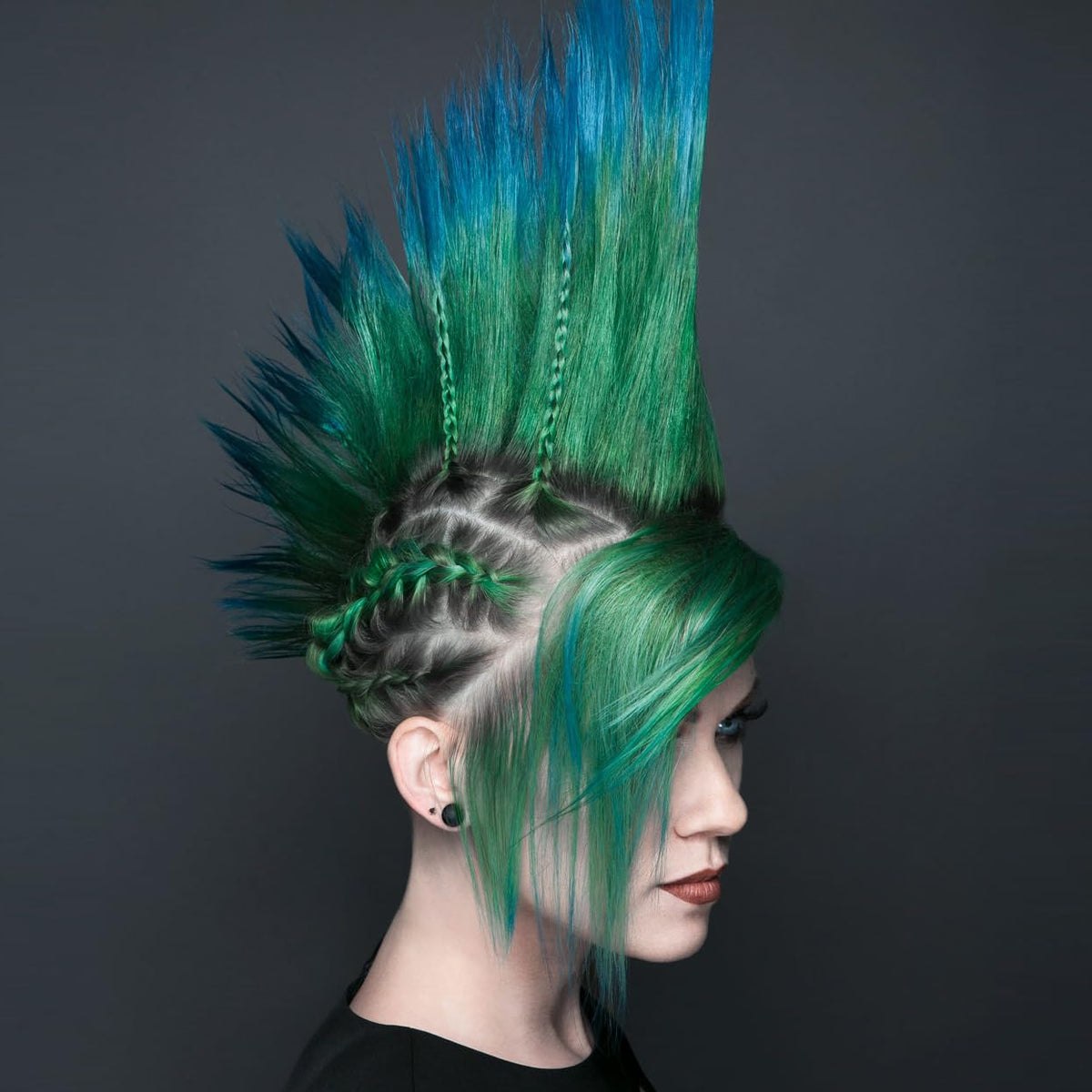 PRAVANA spray texture in hand illustrating lightweight finish