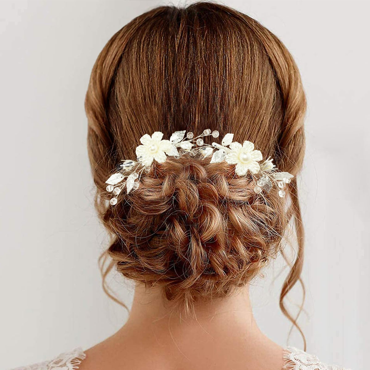 PRETTYLIFE detailed shot of silver vine and crystal beads for elegant shimmer