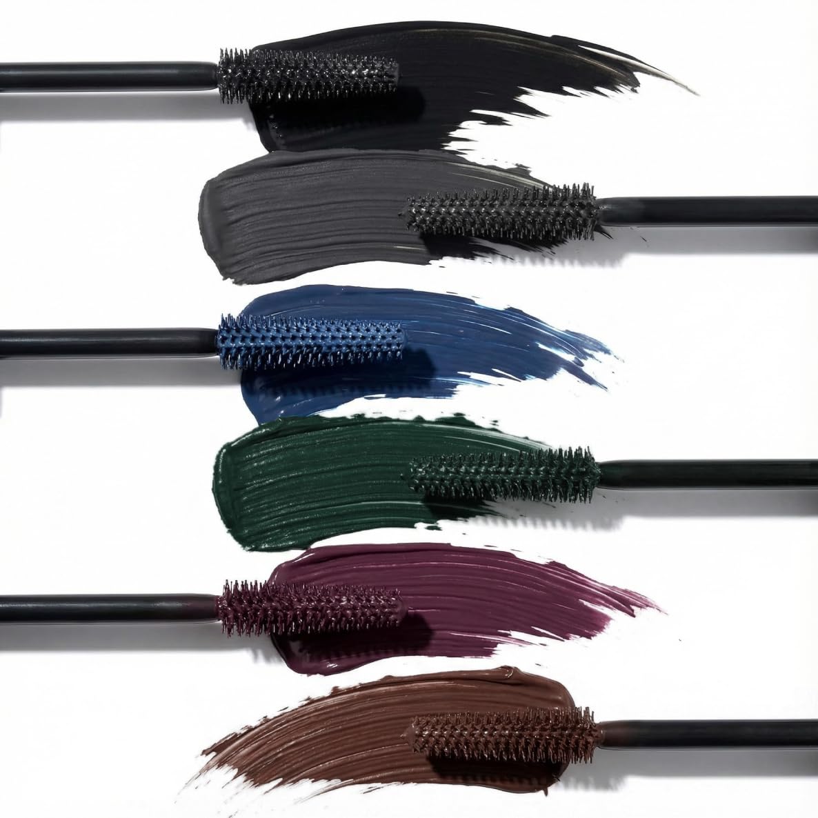 Prime Prometics application on mature eye delivering defined, clump-free lashes