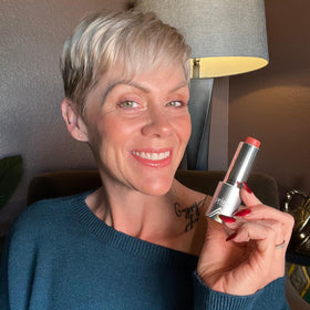 PRIME PROMETICS primewand nude with shea butter and camellia oil, highlights nourishing ingredients