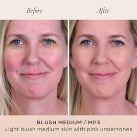 PÜR MINERALS powder texture close-up illustrating smooth blendability