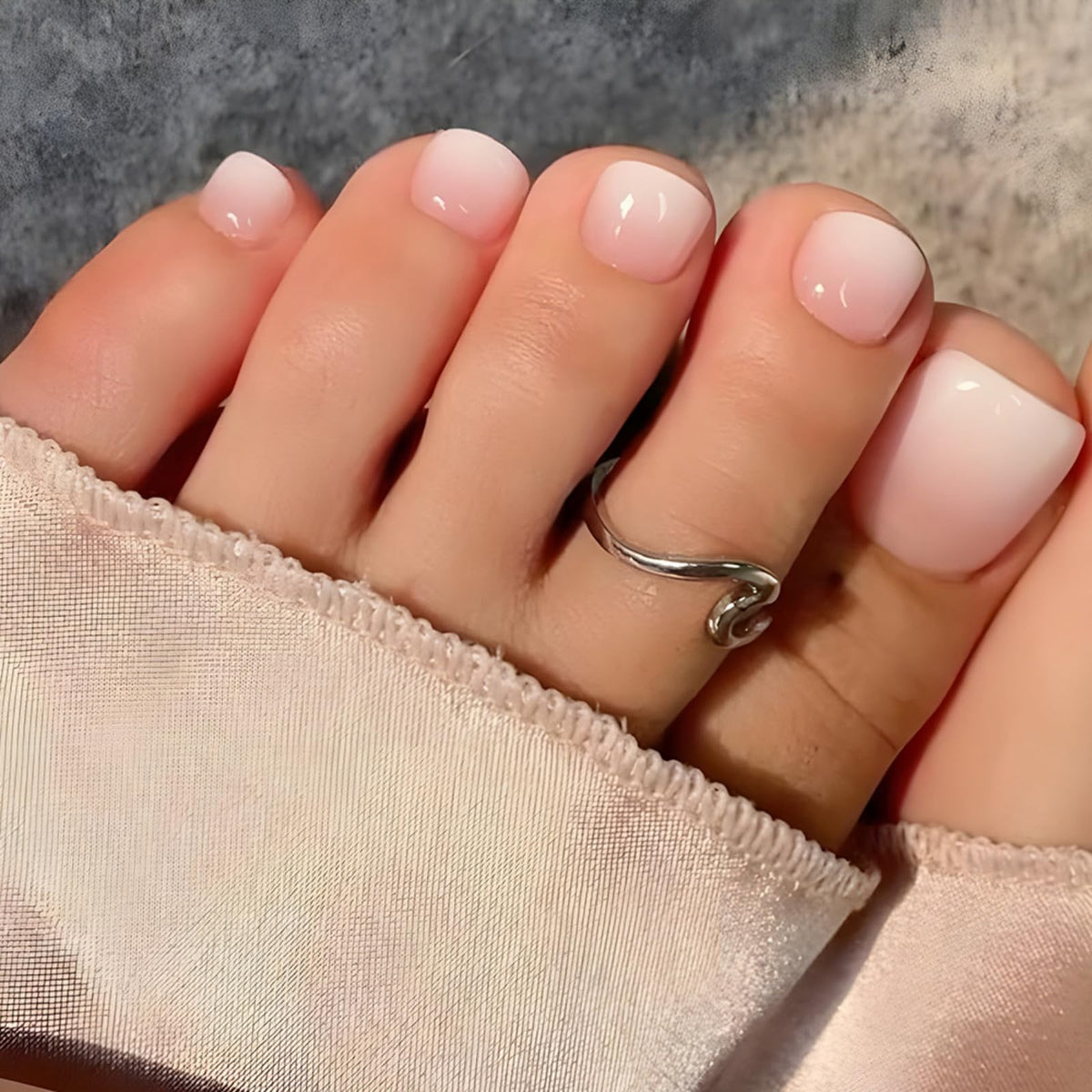 Puyokinm front packaging showing 24-piece nude ombre toe nails for easy salon finish