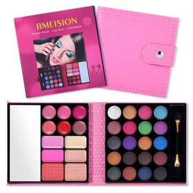 QiBest eyeshadow close-up texture highlighting rich pigment and smooth blendability