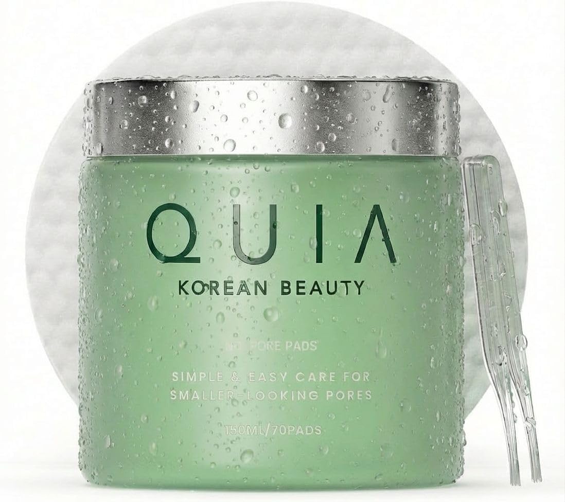 QUIA front packaging showing 70-pad pouch and travel-ready design benefits