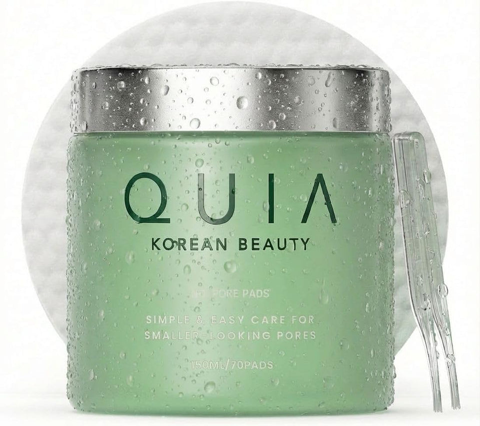 QUIA front packaging showing 70-pad pouch and travel-ready design benefits