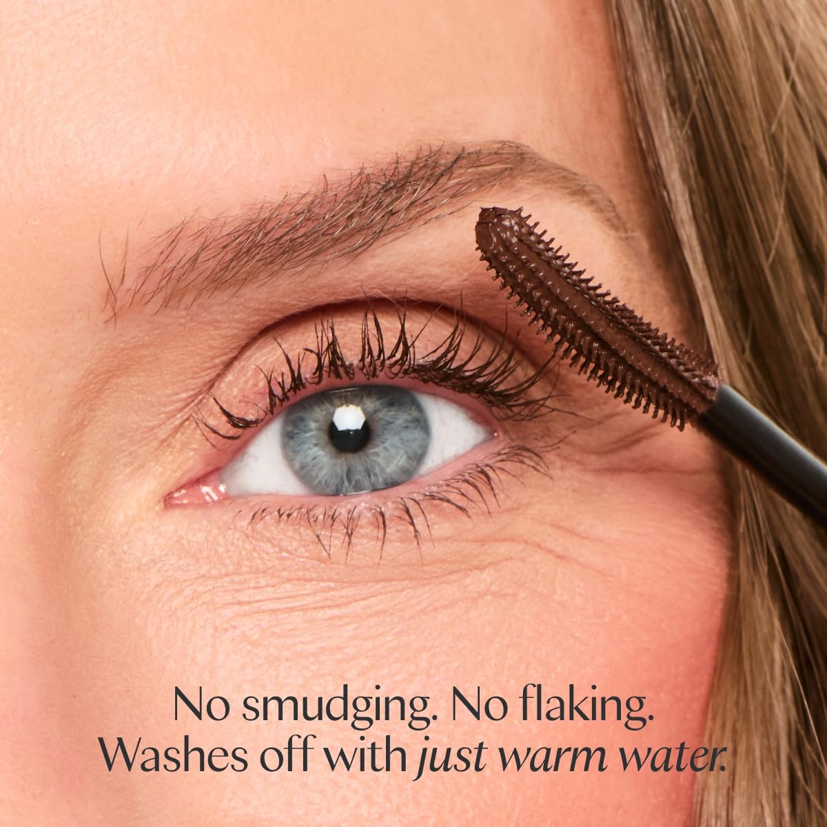 Ravie Beauty open wand angle displaying curved silicone brush for improved curl