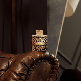 Close-up of Rayhaan Elixir label highlighting notes and premium packaging benefit