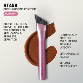 Real Techniques close-up of angled brush head for contour placement benefit