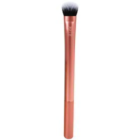 Real Techniques front view of concealer brush for precise coverage