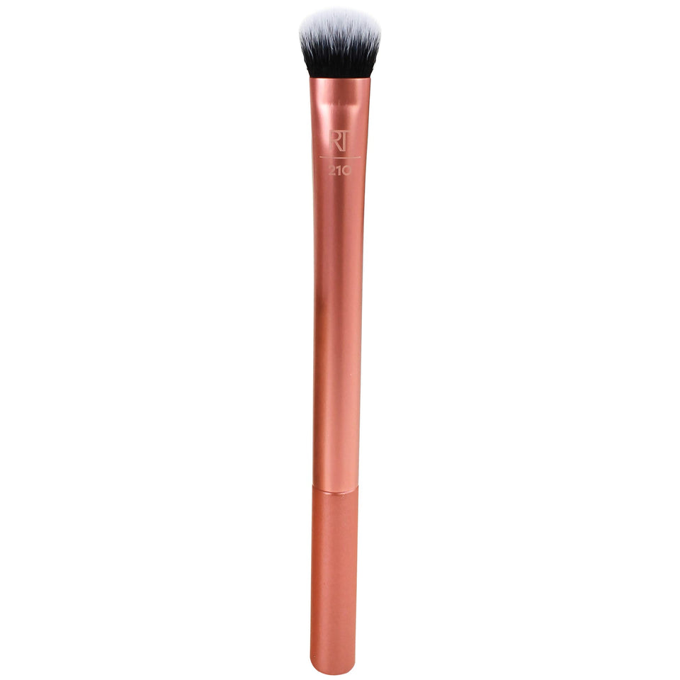 Real Techniques front view of concealer brush for precise coverage