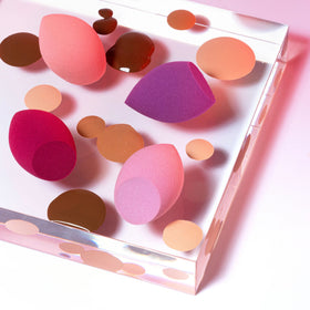 Real Techniques mini sponges four lined up demonstrating value pack and rotation convenience