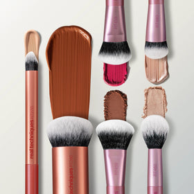 Real Techniques RT460 highlight and detail brush tip for accurate glow placement