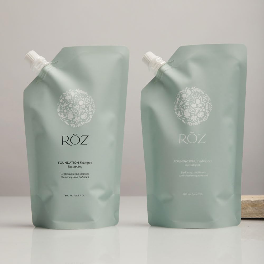 RŌZ spout close-up pouring smoothly, easy refill and spill-control benefit