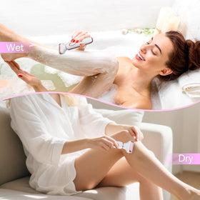 RUIBO trimmer being used in shower showing waterproof wet/dry functionality