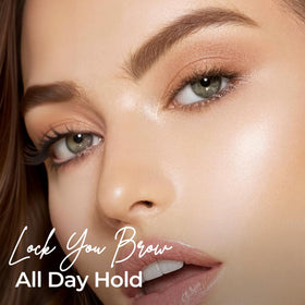 SACE LADY built-in brush close-up for precise, mess-free application