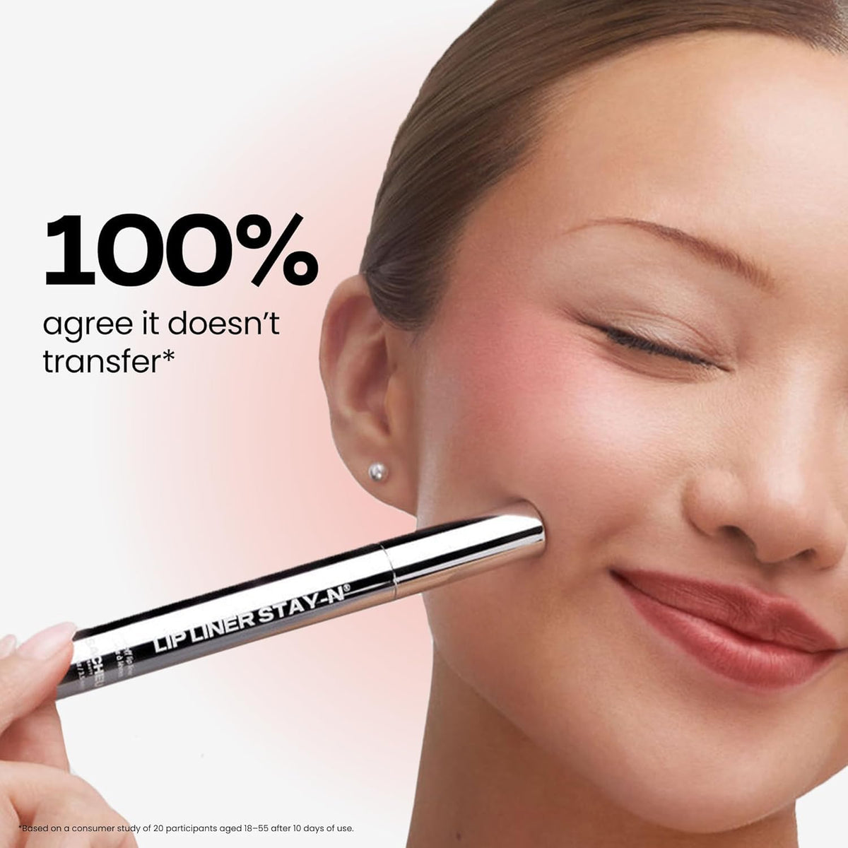 Sacheu peeling action demo revealing long-lasting smudge-proof color