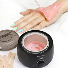 SAEUYVB open pot with melted wax texture demonstrating smooth application readiness