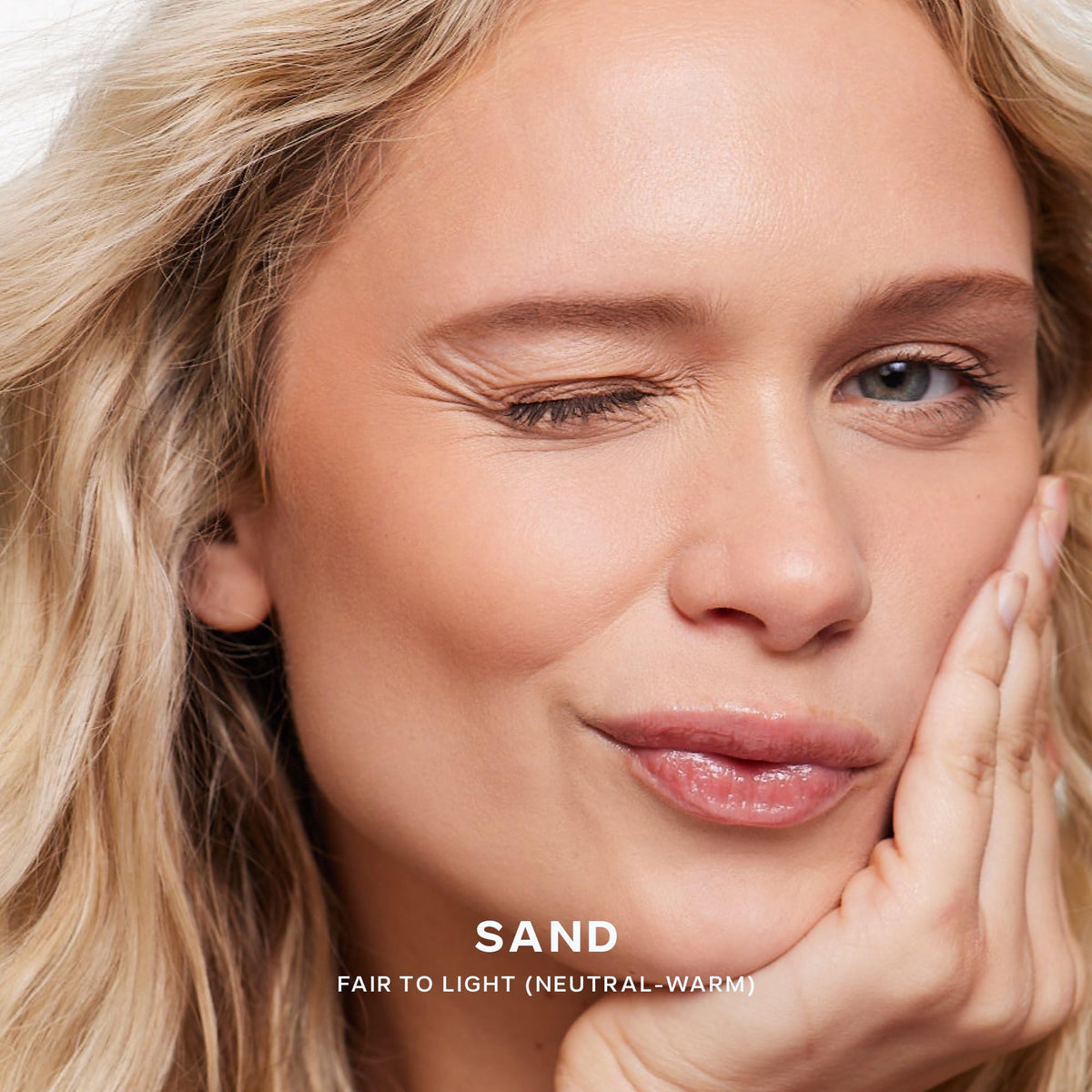 saie Dew Bronze beside plant-derived glycerin and licorice root highlighting skin-care benefit