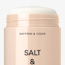 Salt & Stone seaweed ingredient visual emphasizing moisture support and skin comfort