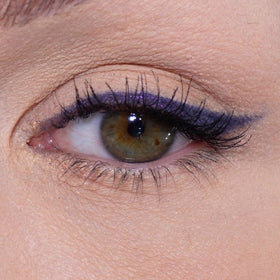 Sandstone Scandinavia eyeliner tip close-up demonstrating creamy glide and precise line