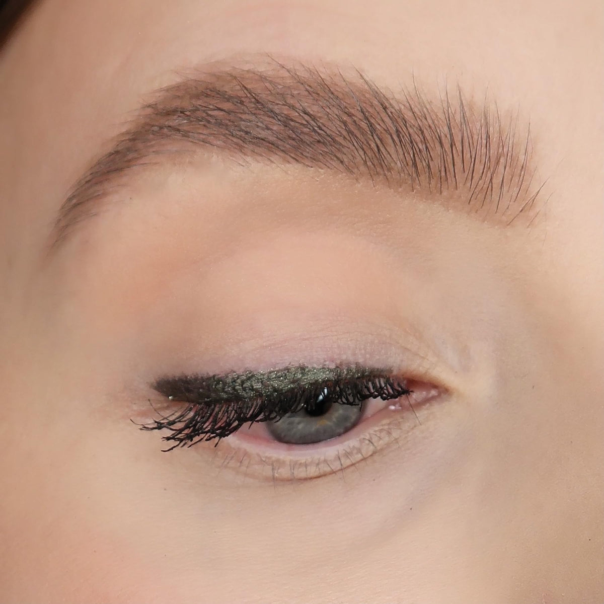 Sandstone Scandinavia pencil tip close-up showing creamy texture for smooth application benefit