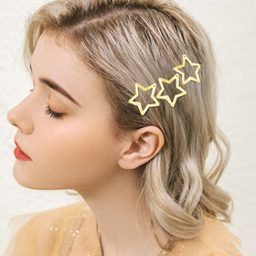 SAOROPEB clip securing side bangs demonstrating secure non-slip hold