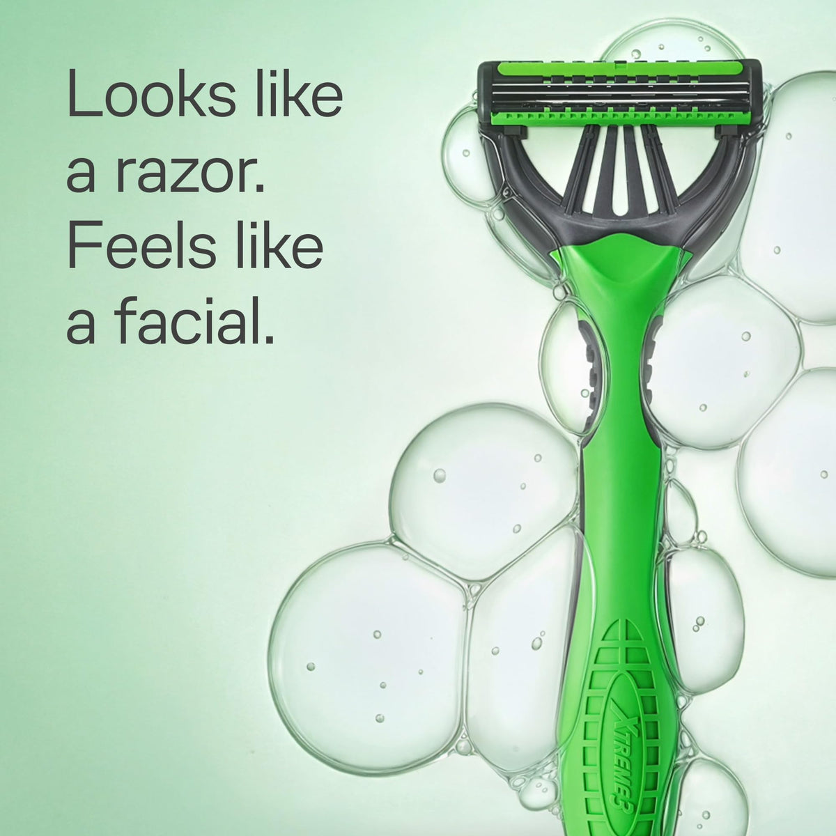 Schick Xtreme3 close-up of three flexible blades offering smoother shaves