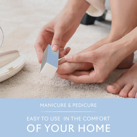 SEACRET buffer polishing a fingernail to deliver quick mirror-like shine without polish