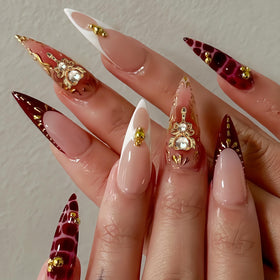 SEENEEY front packaging showing almond French red nails and complete set benefit