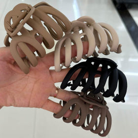 Seneeel set of four natural color clips showing coordinated styling options