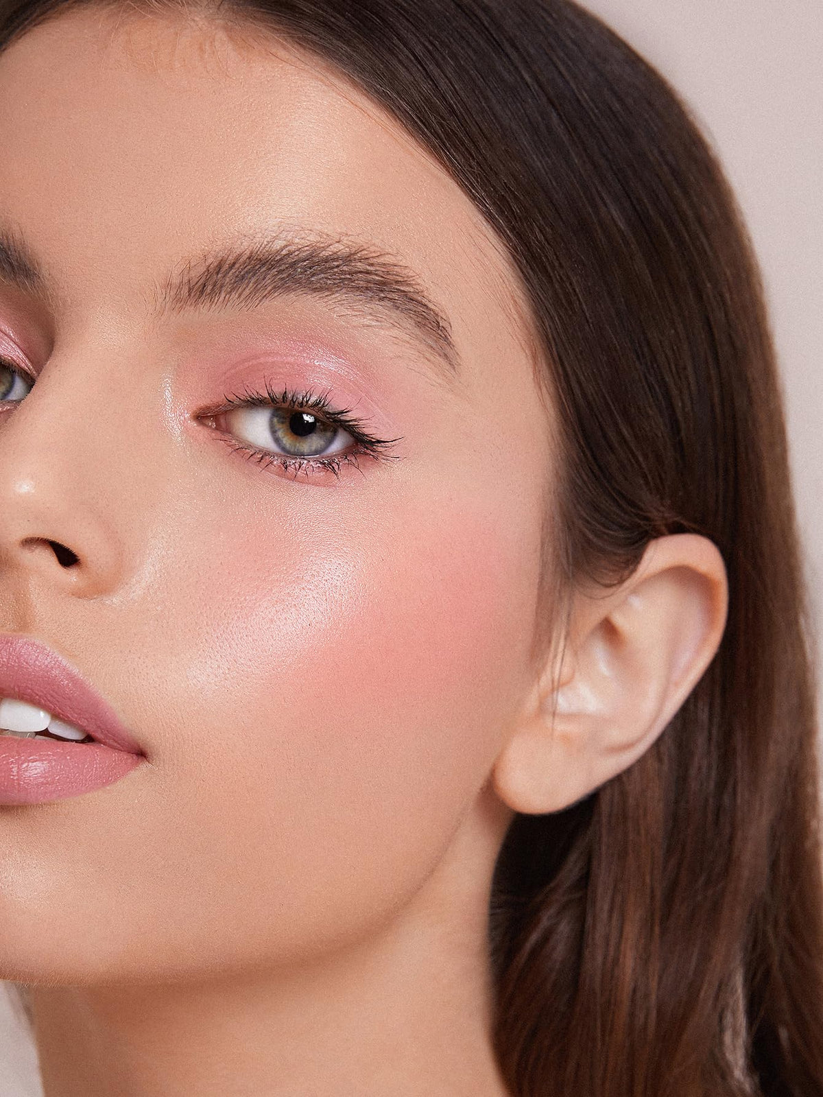 SHEGLAM dropper dispensing texture highlighting blendable formula