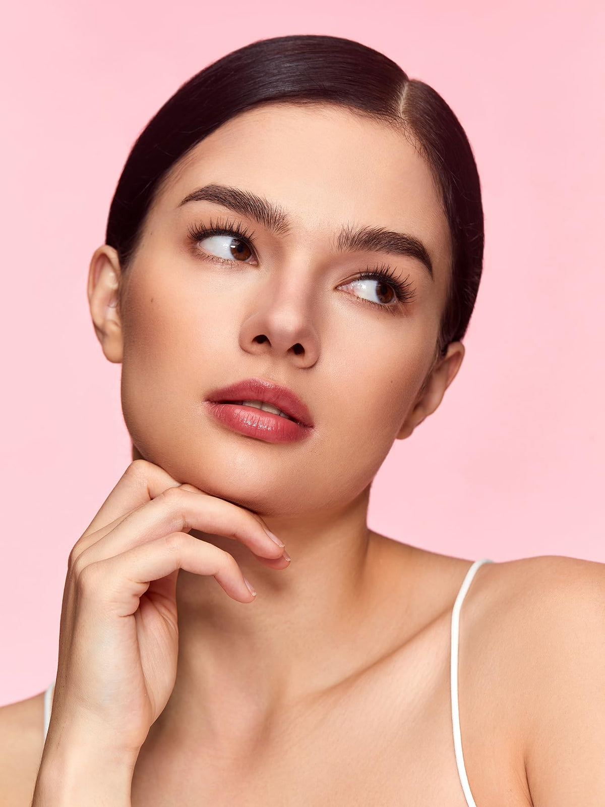 SHEGLAM fine line closeup of contour tip for precise nasal shadowing