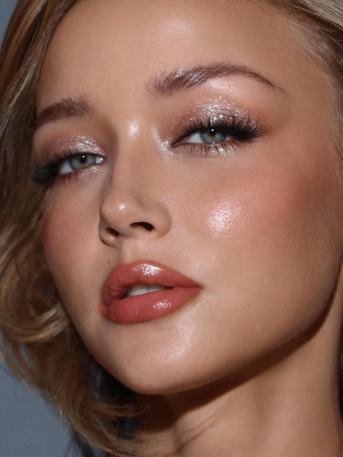SHEGLAM open pan texture showing baked gelée surface and fine shimmer