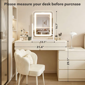 Shinerva mirror in neutral light mode showing balanced color for daily makeup