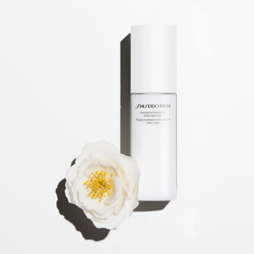 Shiseido Men moisturizer on hand demonstrating lightweight spreadability and hydration