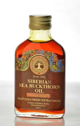 Siberian Treasure close-up texture of oil highlighting consistency and bright color benefit: intense nourishment