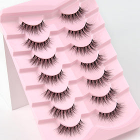 Siligli lashes with glue and applicator demonstrating easy application
