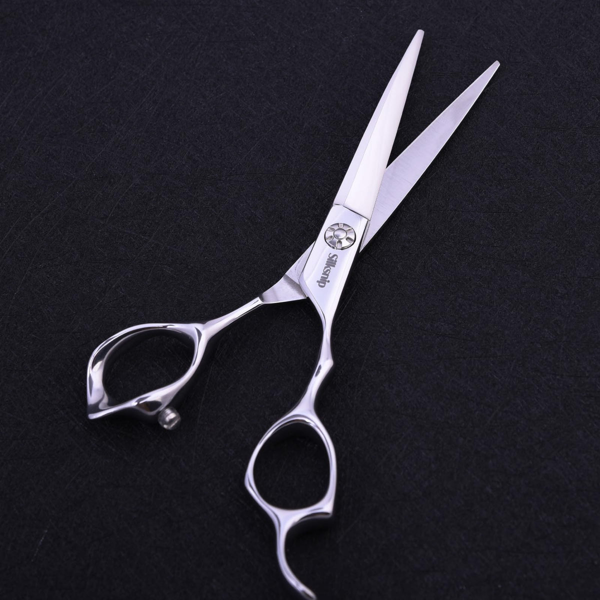 Silksnip cutting hair demonstration illustrating smooth, precise salon results