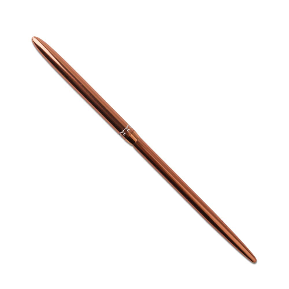 SILPECWEE brush applying UV gel illustrating smooth product distribution benefit