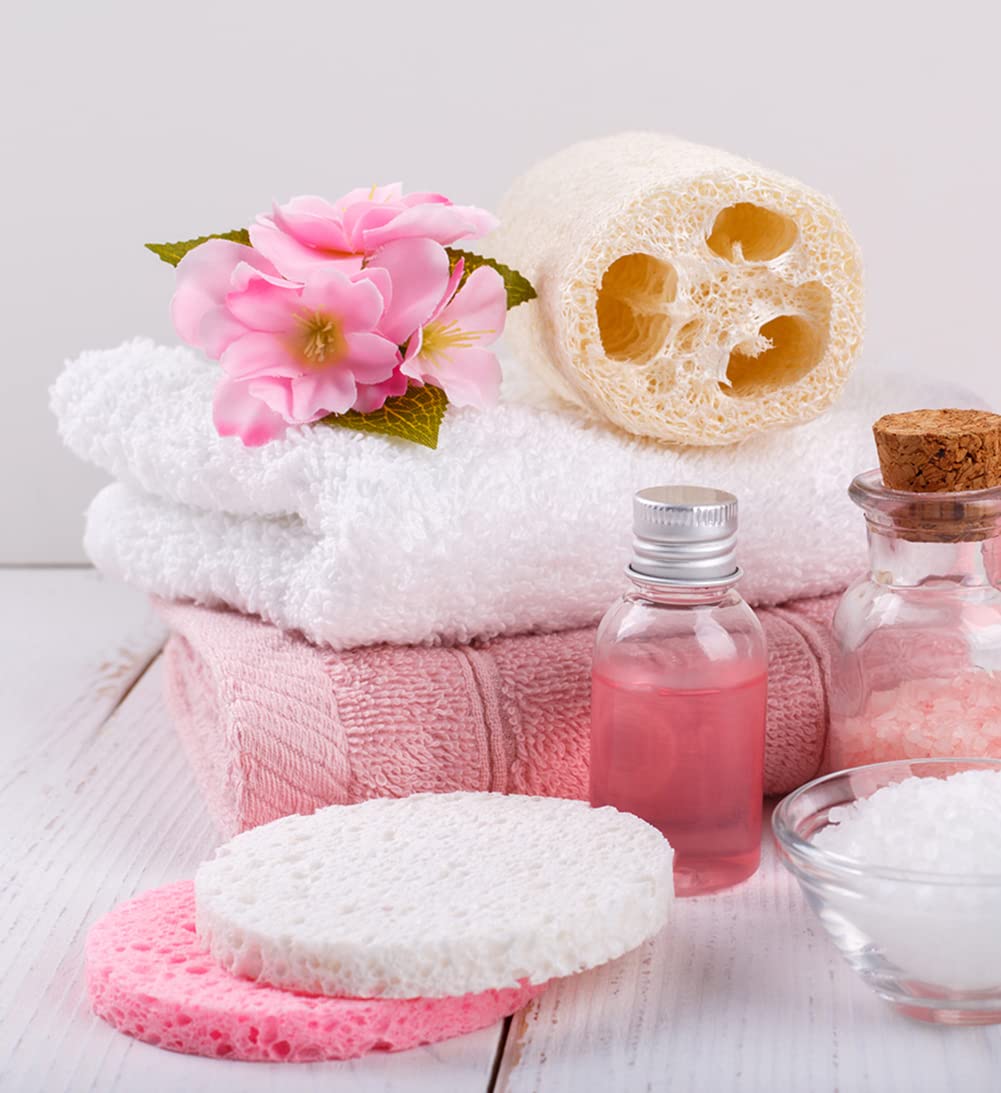 SILUKER sponge gently removing makeup to show effective cleansing benefit