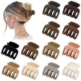 Sisiaipu clip holding a thick ponytail section to show reliable clamp