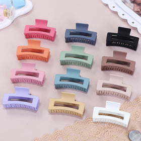 Sisiaipu clip holding a half-up hairstyle demonstrating secure hold and comfortable wear